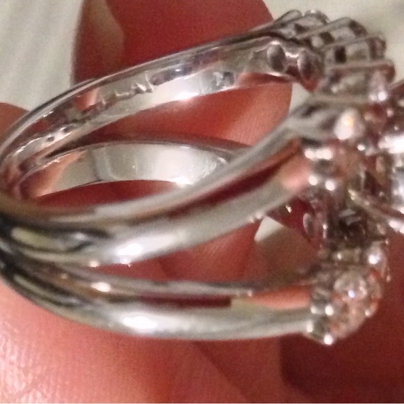 Platinum diamond ring - Picture 3 of 10